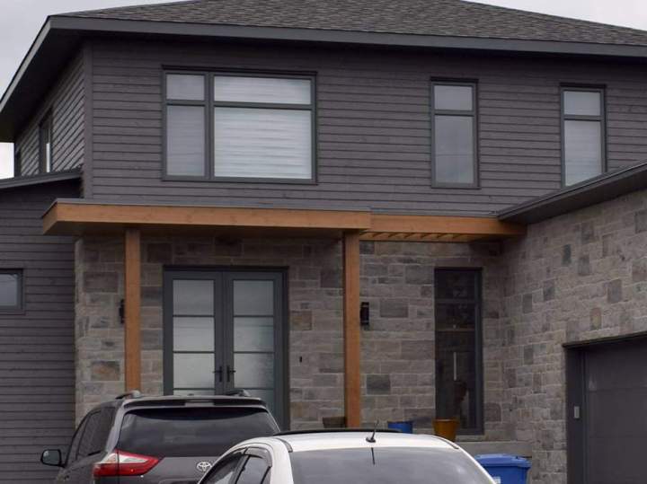 Maison revêtu bois Repentigny