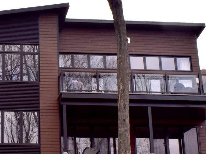 Maison revêtu fibre bois et composite Repentigny